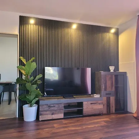 Esther Wildrose Apartamento *
